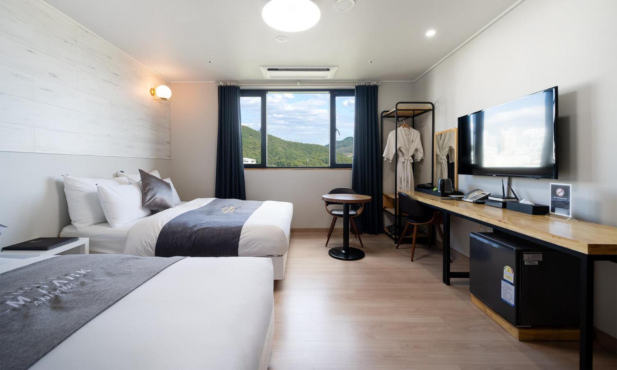Cm Park Hotel Andong Exterior photo