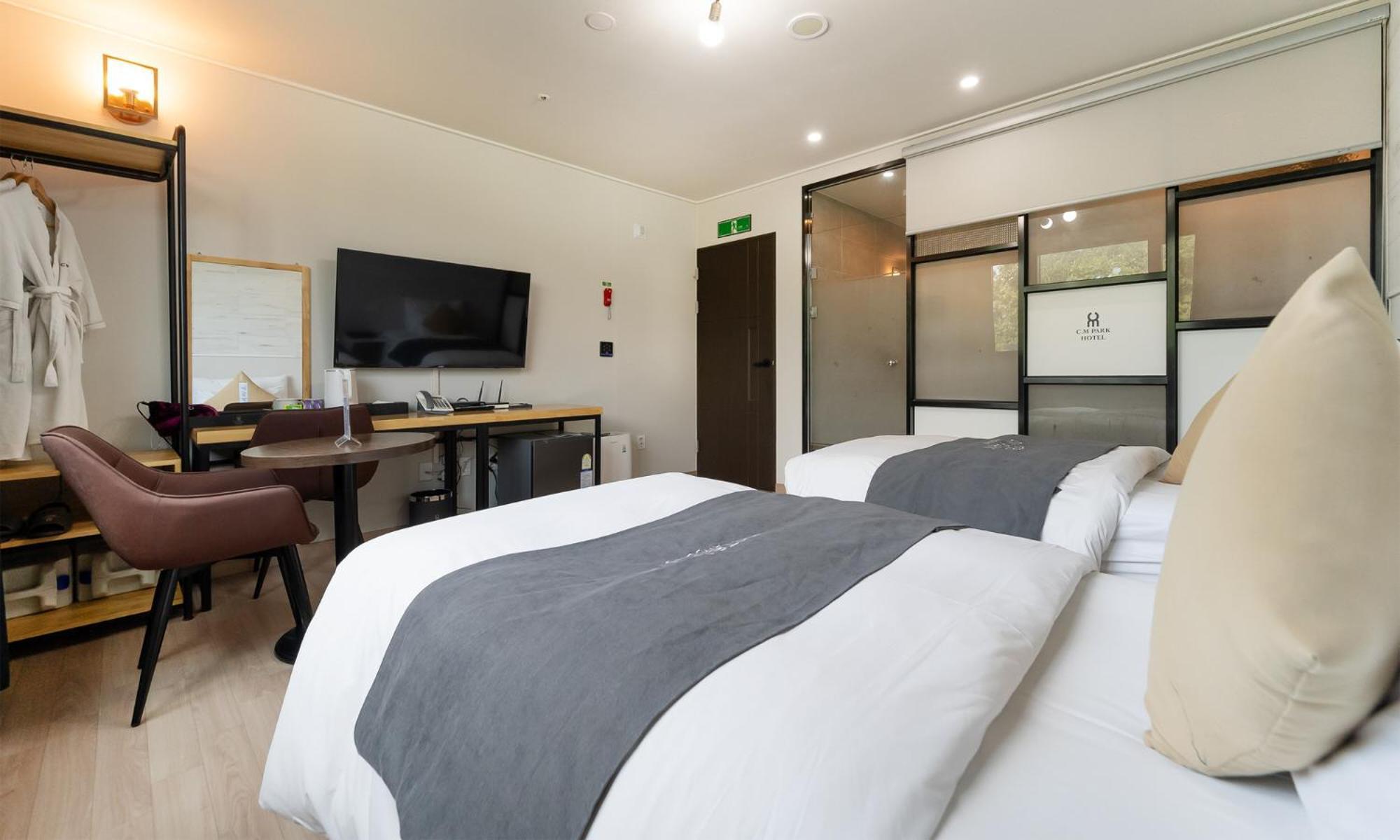 Cm Park Hotel Andong Exterior photo