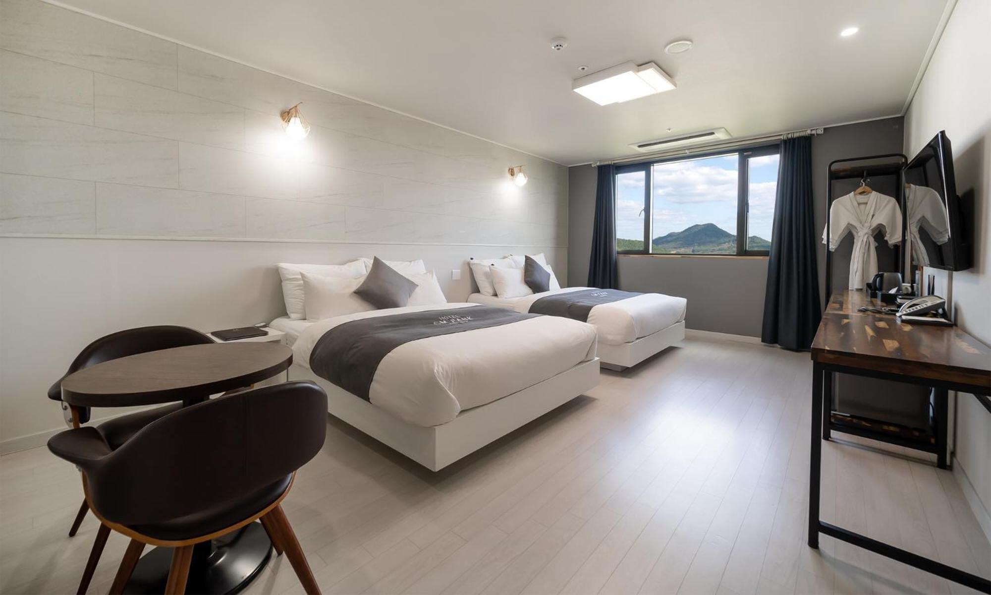 Cm Park Hotel Andong Exterior photo