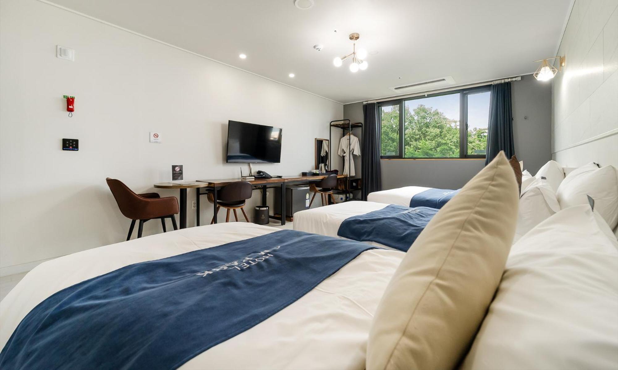 Cm Park Hotel Andong Exterior photo