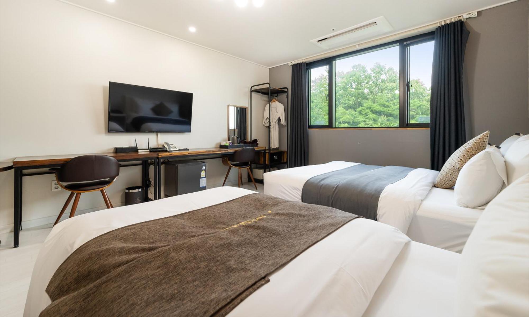 Cm Park Hotel Andong Exterior photo