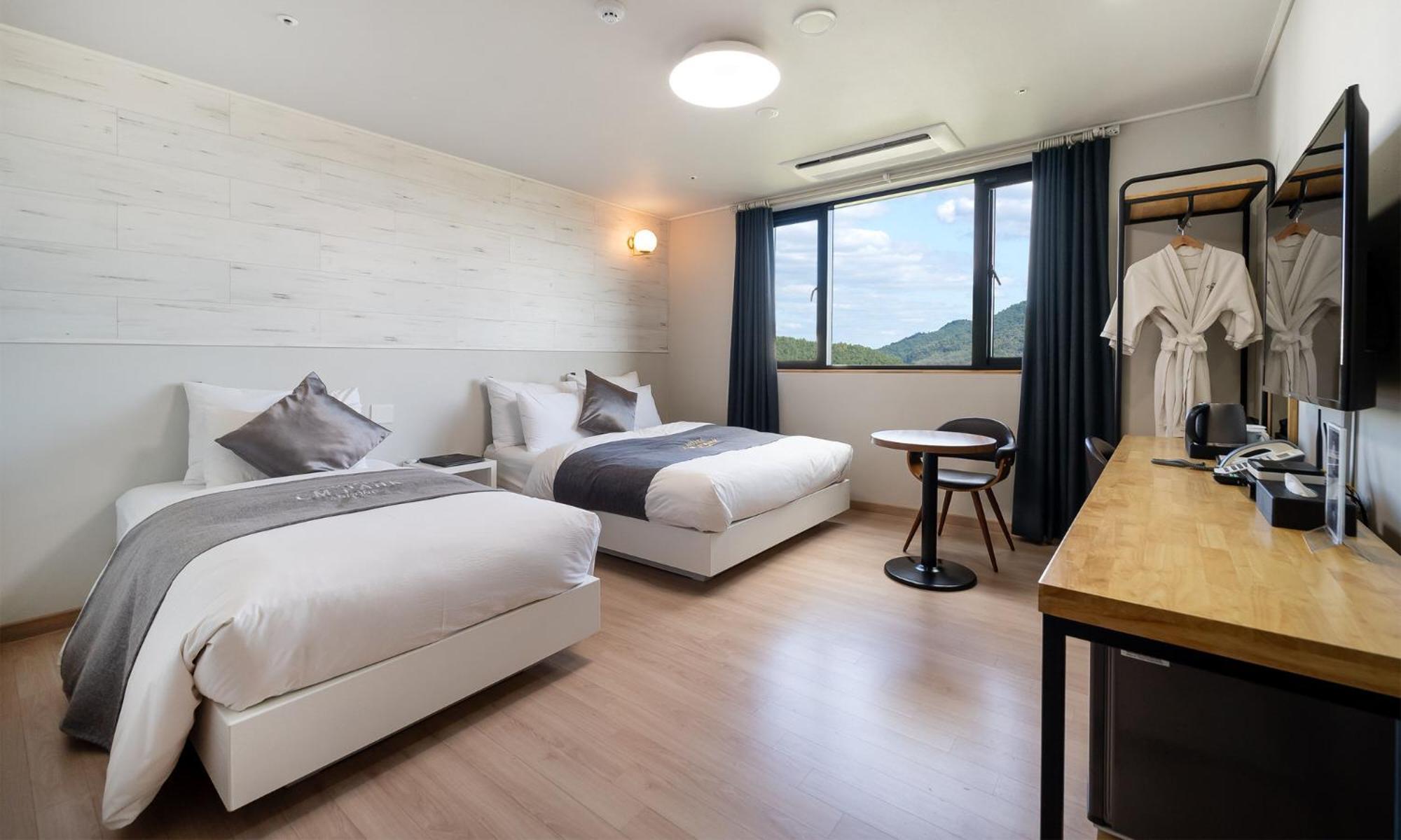 Cm Park Hotel Andong Exterior photo